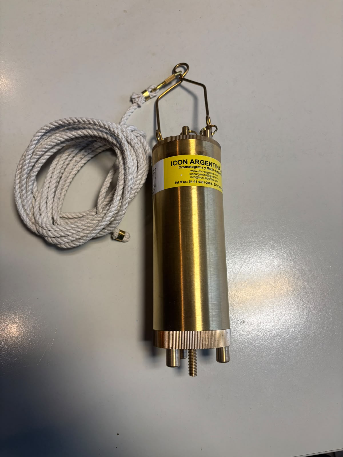 Muestreador de combustible para toma de muestras en tanques